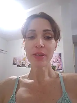 Irresistible24's cam snapshot