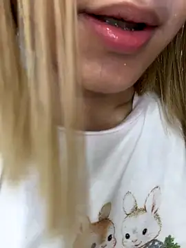 SweetBunnyGF's cam snapshot