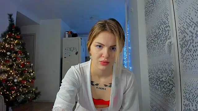 AkulinaGold's cam snapshot