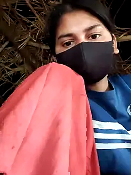 Janvi_Jaitly's cam snapshot