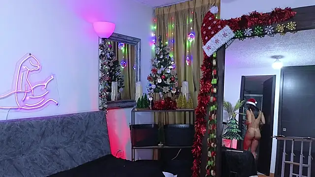 MightyLaura1's cam snapshot