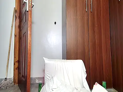 afro_pop's cam snapshot