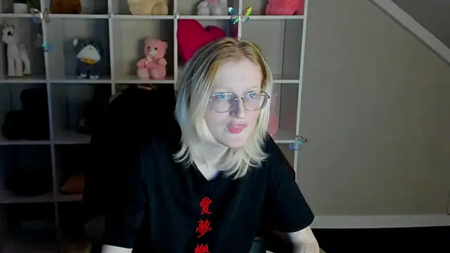 ElizabethHarpper's cam snapshot