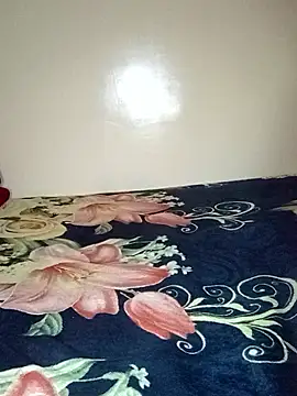 Zouzou_sexy's cam snapshot