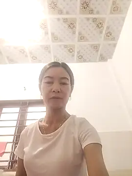 Sexy-ladyboobs20 live sex cam