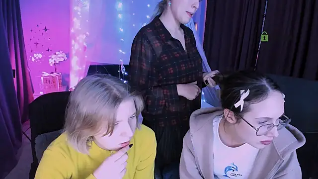 gloria_bubble's cam snapshot