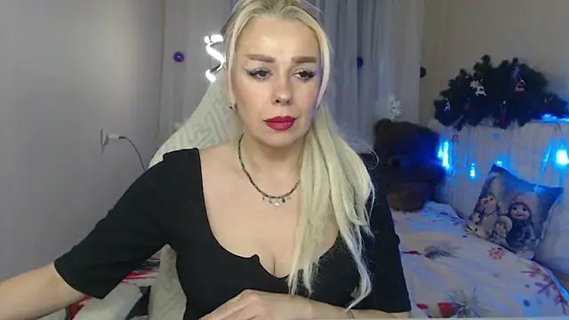 KatrinaCharm's cam snapshot