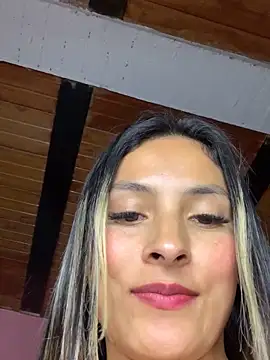 Cami_Leon2's cam snapshot