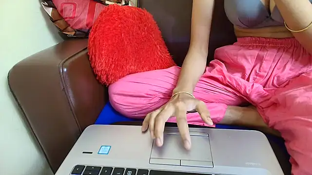 Sreya_'s cam snapshot