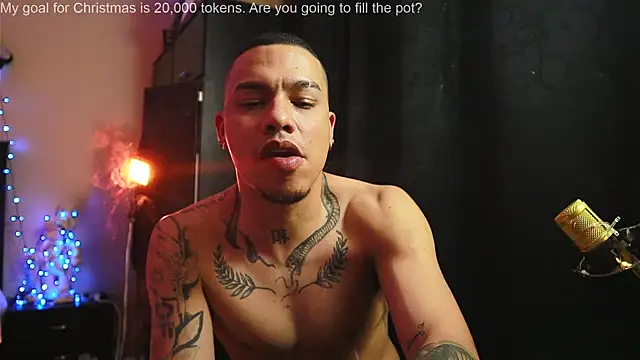 AlphaMasterXxx's cam snapshot