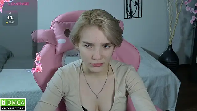 Megan_Lora's cam snapshot