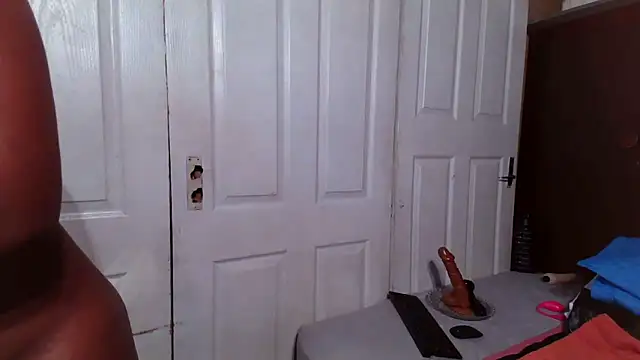 Smoochy-'s cam snapshot