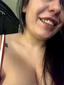 holyeroticss live sex cam