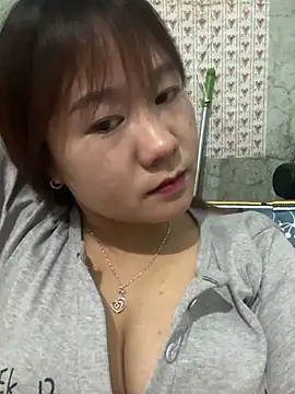 qinejr37's cam snapshot