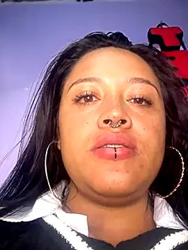 -Mia1's cam snapshot