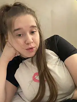 HornyGirlH live sex cam