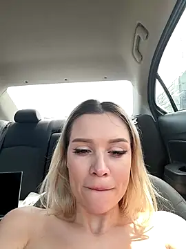 GirlsMia__'s cam snapshot