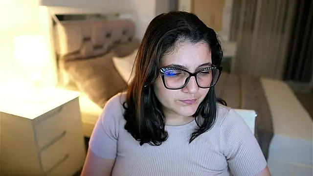 Camilaa_bueno's cam snapshot