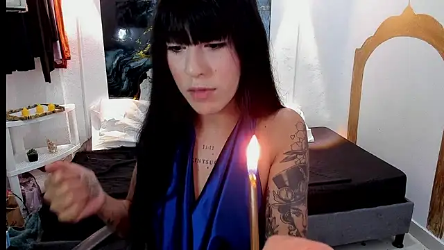 chaymae_nah_'s cam snapshot