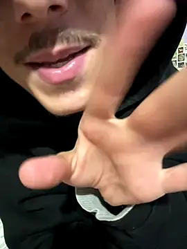 HitShelf live sex cam