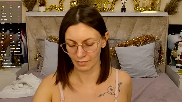 EstherPeachX's cam snapshot