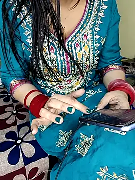 PRIYA_22 live sex cam
