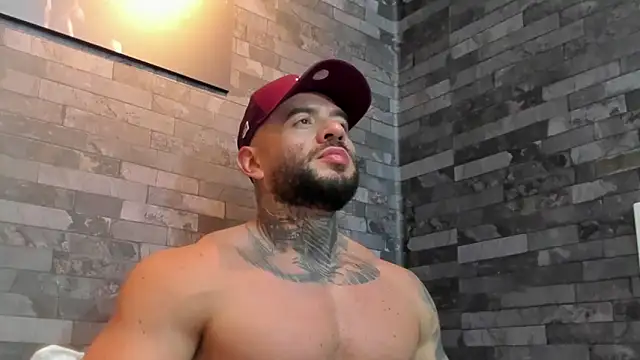 BruceDallas live sex cam