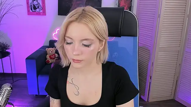 AuroraWrenfield's cam snapshot