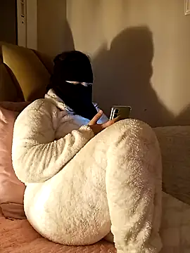 LONA-_-'s cam snapshot