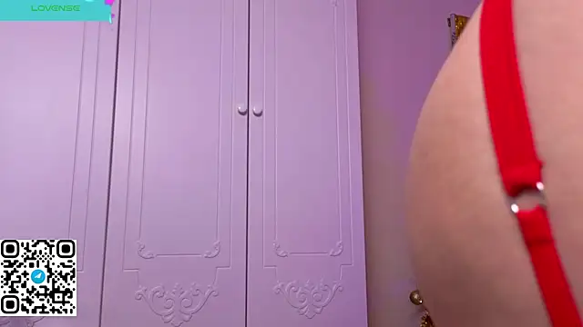 oliviabr0wn0 live sex cam