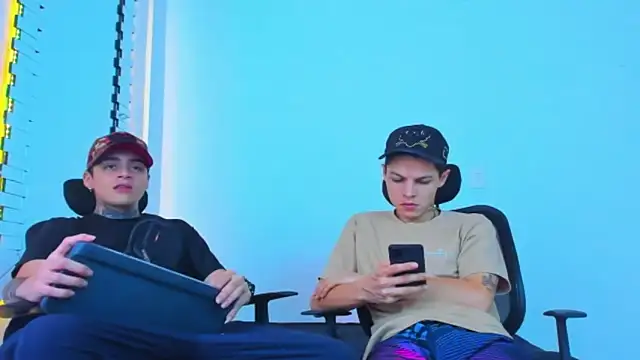 HOT_boy2025's cam snapshot