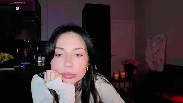 -_Alice's cam snapshot