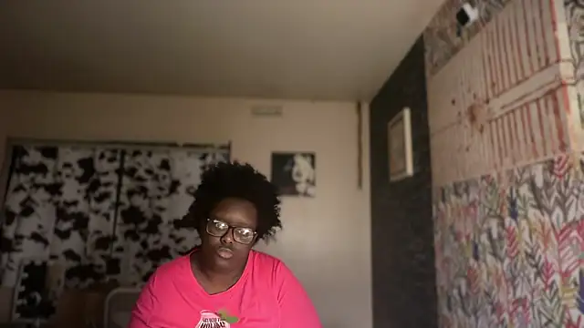 -Yagurlwest's cam snapshot