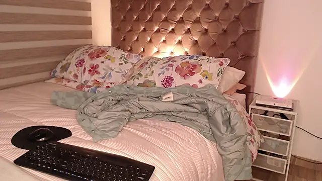 Roussmariehenao live sex cam