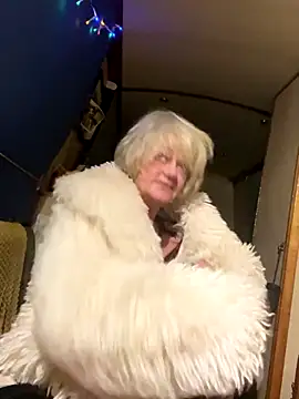 ladyboatlady's cam snapshot