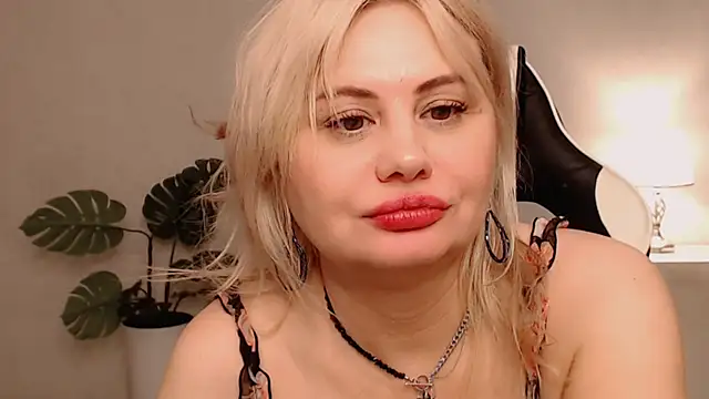 Lola_Richie's cam snapshot