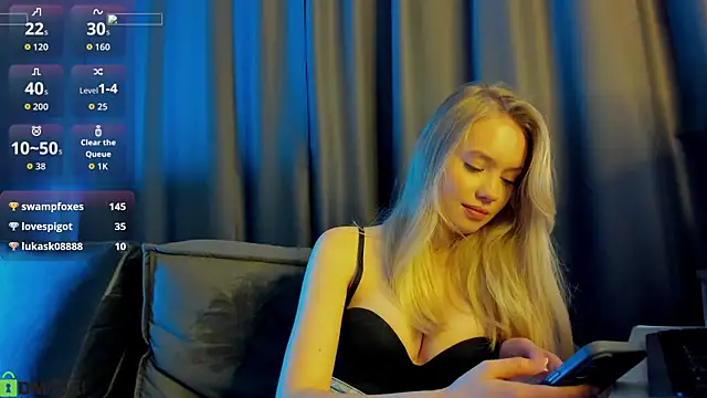 Melanie_Ryer's cam snapshot