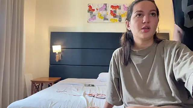 ParadiseForTwo's cam snapshot