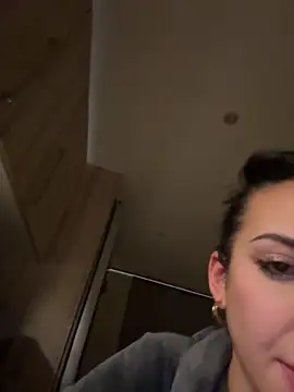 VitoriaCarusso live sex cam