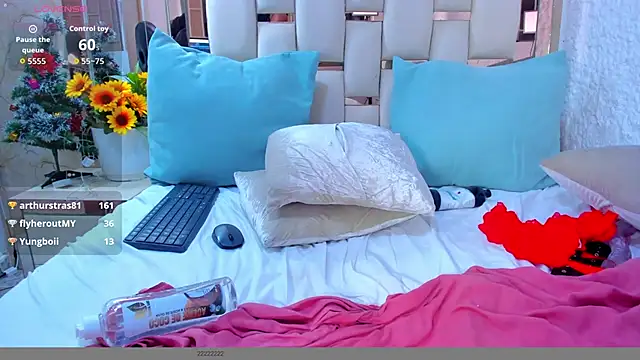 hazellanee's cam snapshot