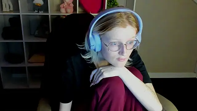 ElizabethHarpper's cam snapshot