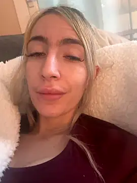 BarbieBlondieGirl's cam snapshot