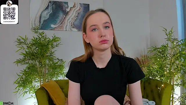 Sweett_Monica's cam snapshot