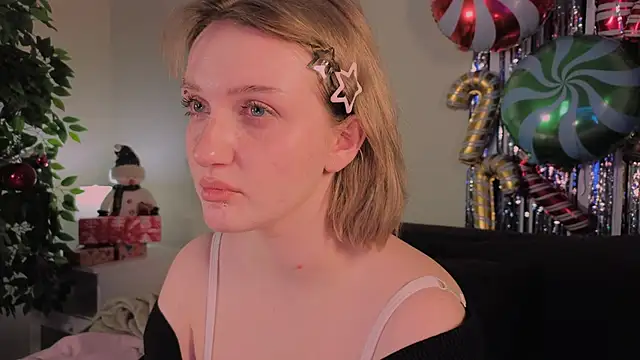 ELLIEJAY's cam snapshot