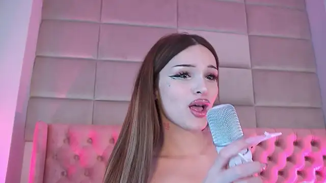 KatiaFinesse live sex cam