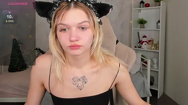 KianaVision's cam snapshot