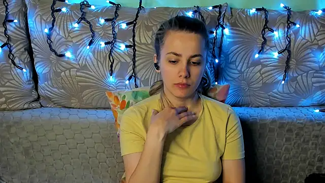 MaggieCake's cam snapshot