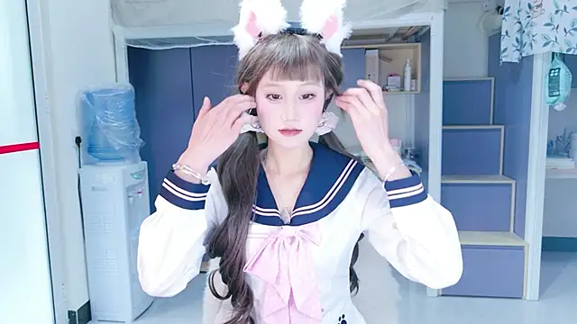 schoolgirl-nurse live sex cam