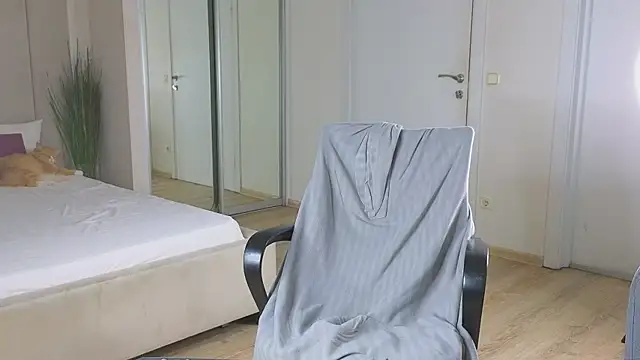 more__than__love's cam snapshot