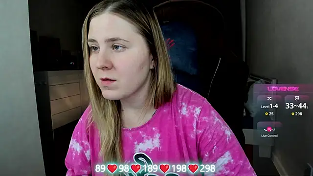 Olivia_Munk's cam snapshot